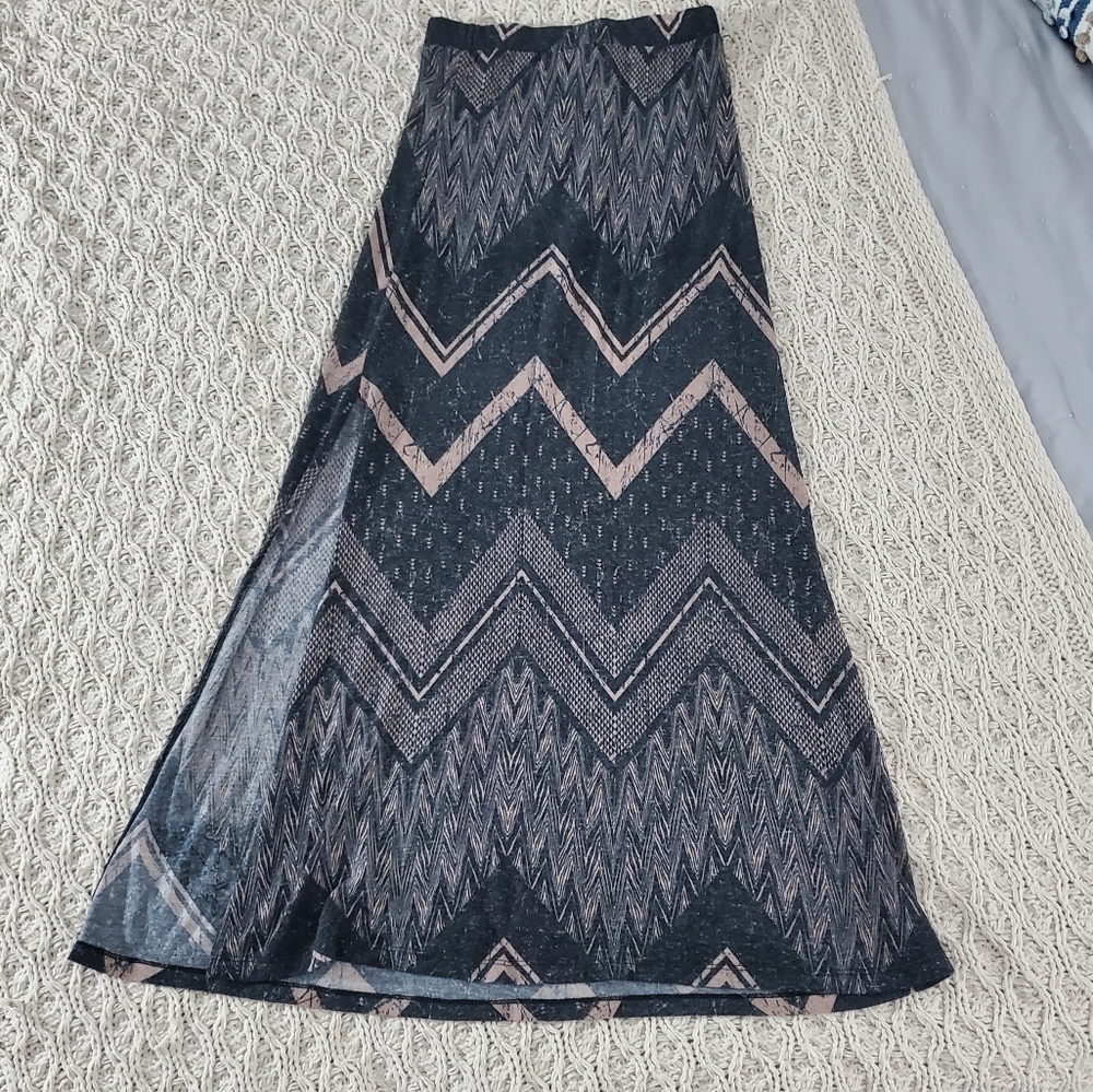 Streetwear Society Super Soft Maxi Skirt with Print- Grey/soft Pink S (S…